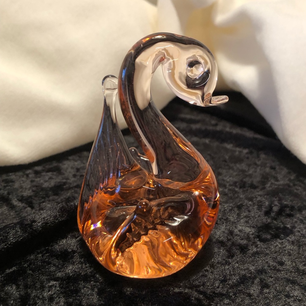 10282 Pink Venetian Glass Swan Small Paperweight Size